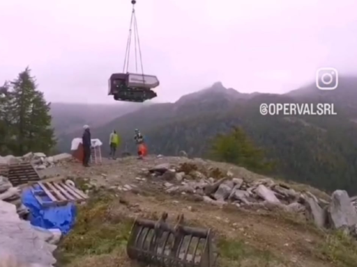 Dumper cingolato diesel trasporto in elicottero in cantiere in alta quota
