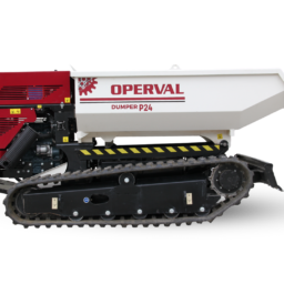 Dumper P24 radiocomandato utilizzato per trasportare materiali voluminosi in un cantiere industriale